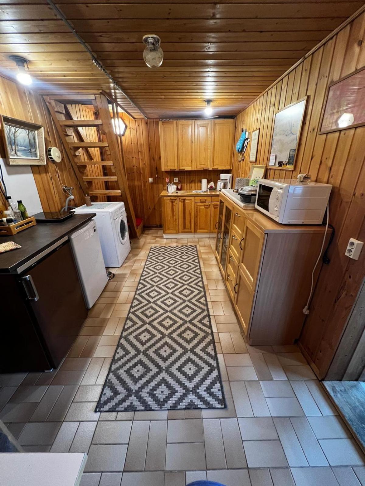 Adorable 1-Bedroom Cottage/Guesthouse In Kittilae المظهر الخارجي الصورة