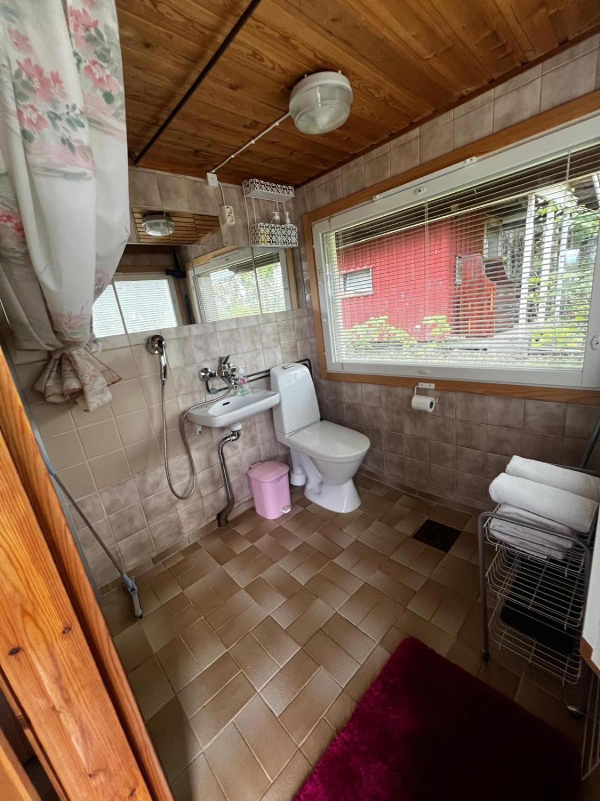 Adorable 1-Bedroom Cottage/Guesthouse In Kittilae المظهر الخارجي الصورة