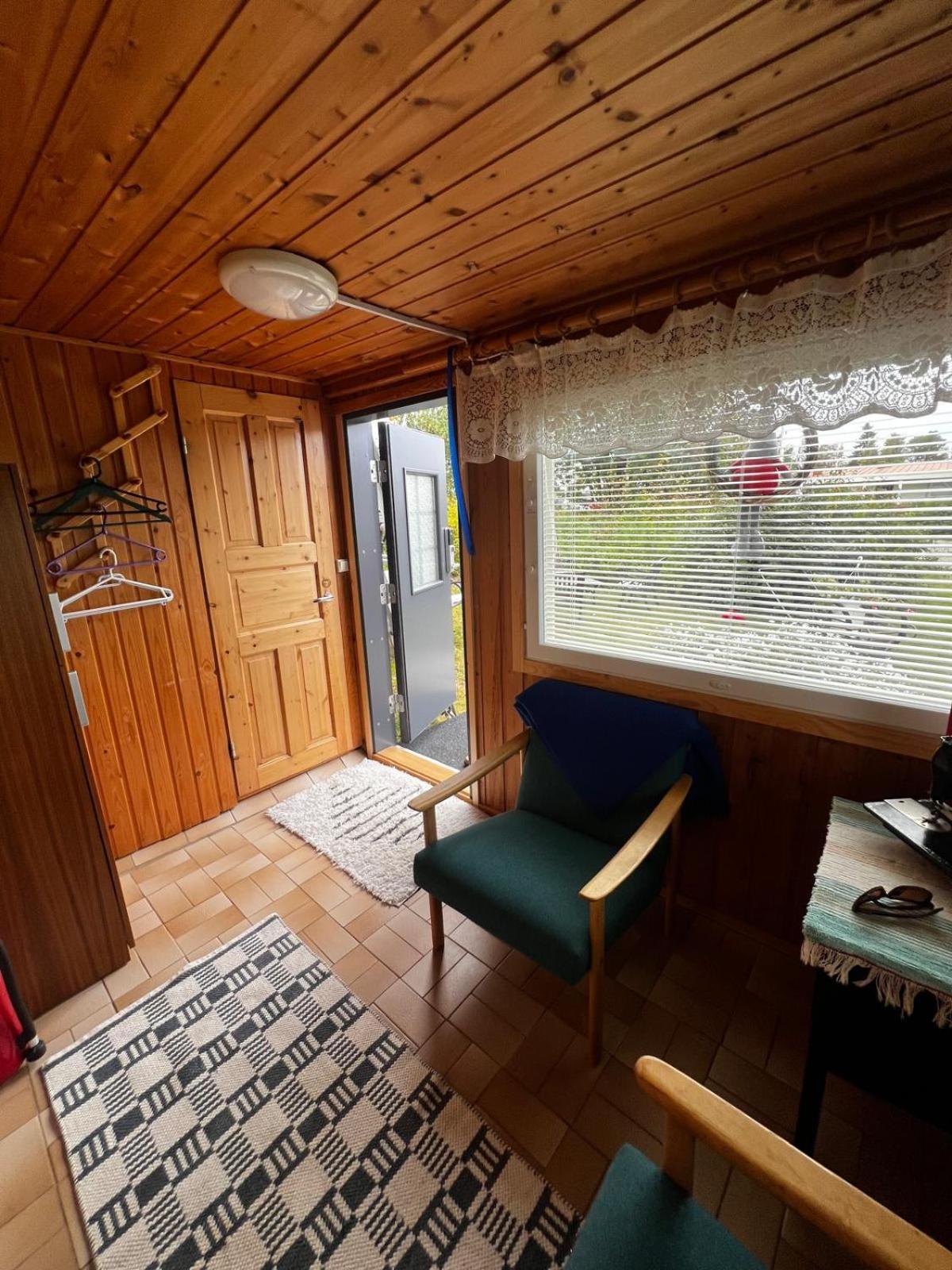 Adorable 1-Bedroom Cottage/Guesthouse In Kittilae المظهر الخارجي الصورة